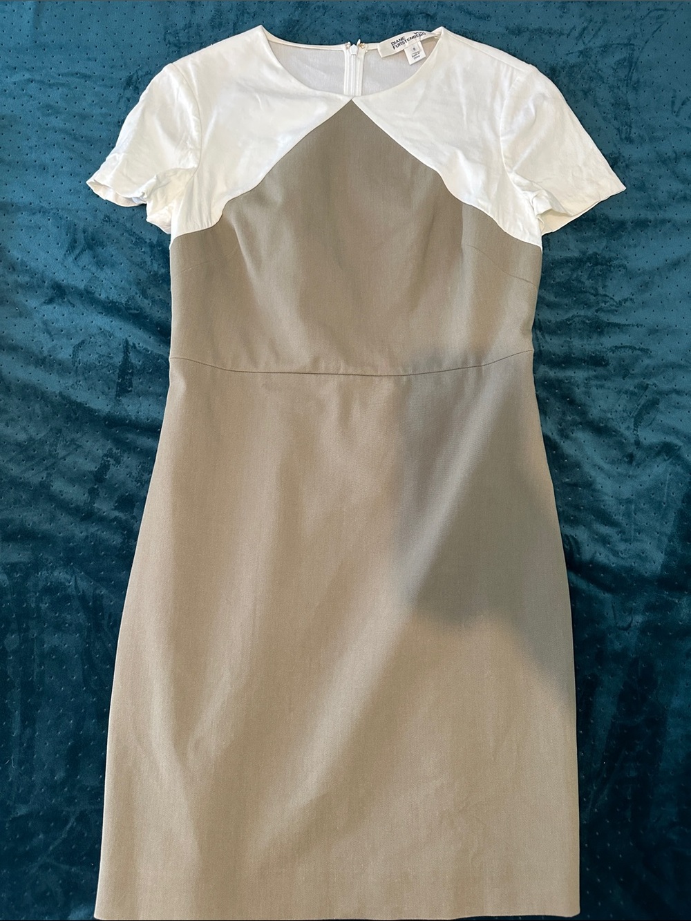 Classic Two-Tone Sheath Dress - White & Green